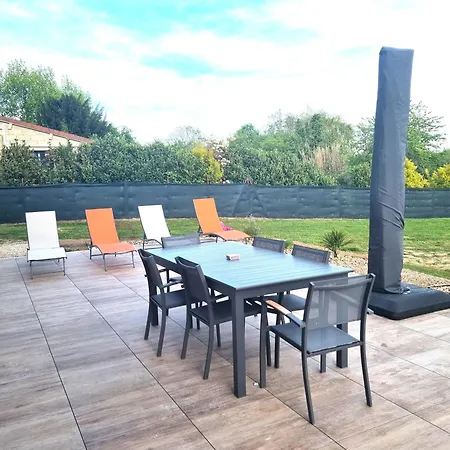 Aux Hirondelles Country house Montceaux-les-Provins